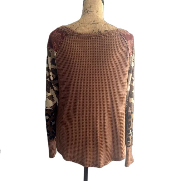Ces Femme Oversized Waffle Knit Top Mixed Print Cow Leopard Sleeves Size Small - Picture 3 of 5